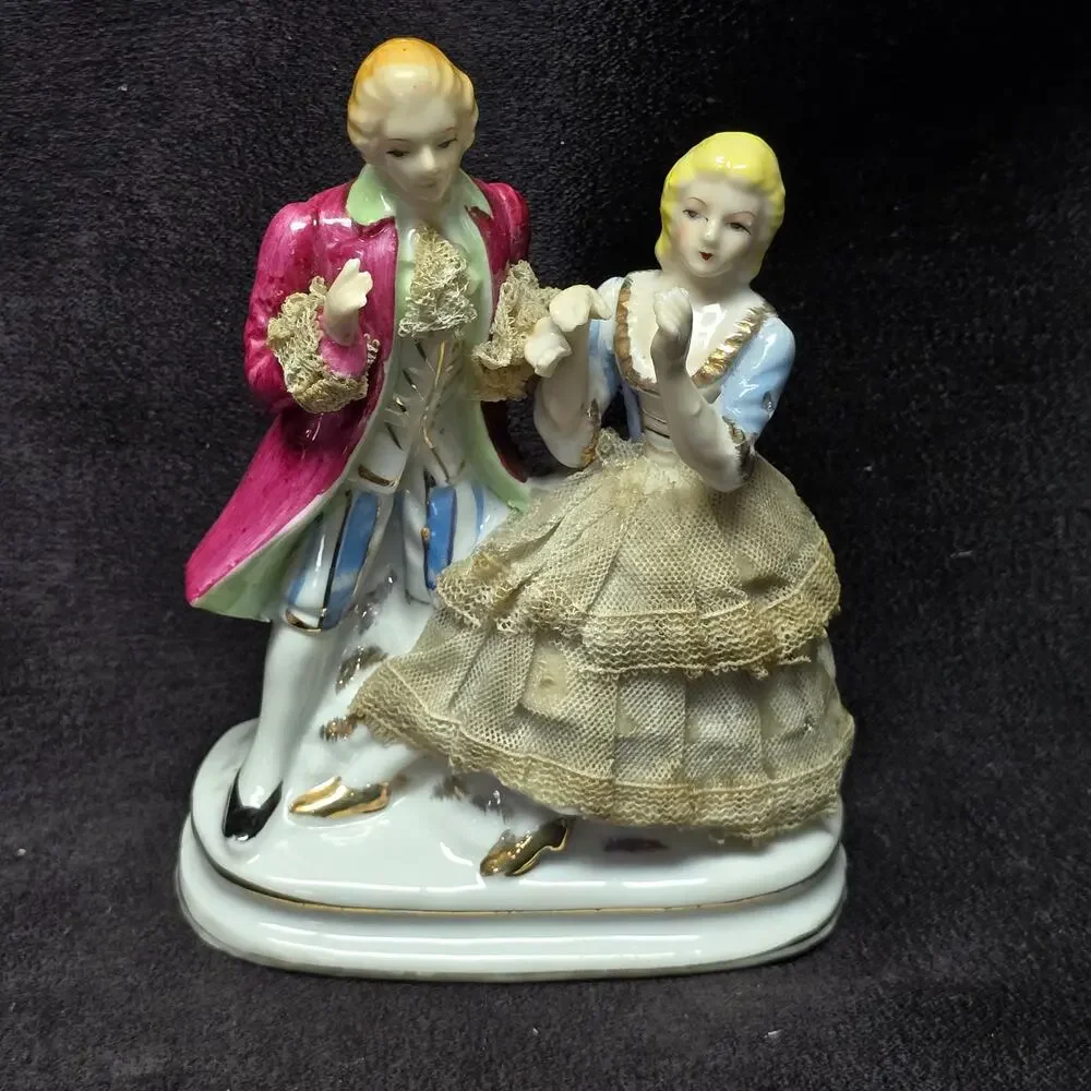 Porcelain Victorian Colonial Couple Courting Man & Women Lace Dress Figurines